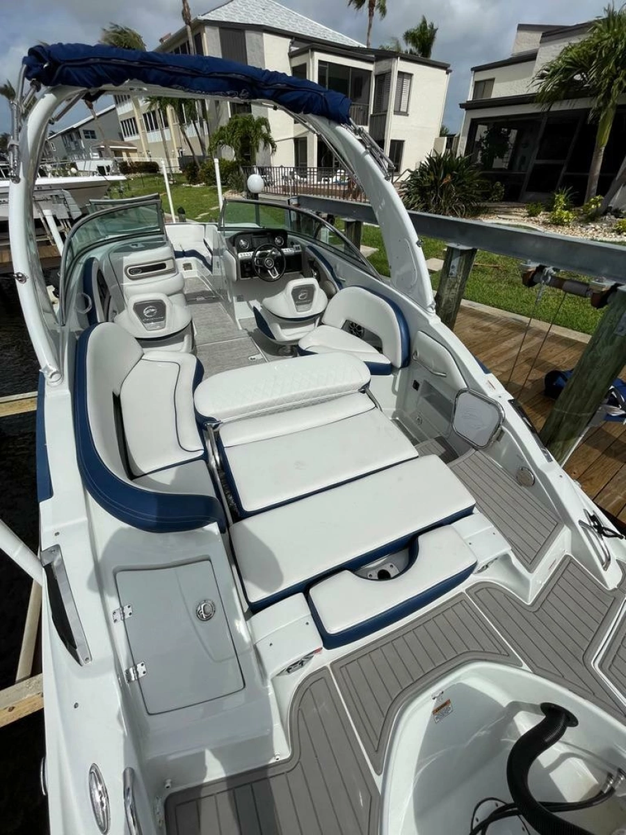 2021 Crownline 270 XSS