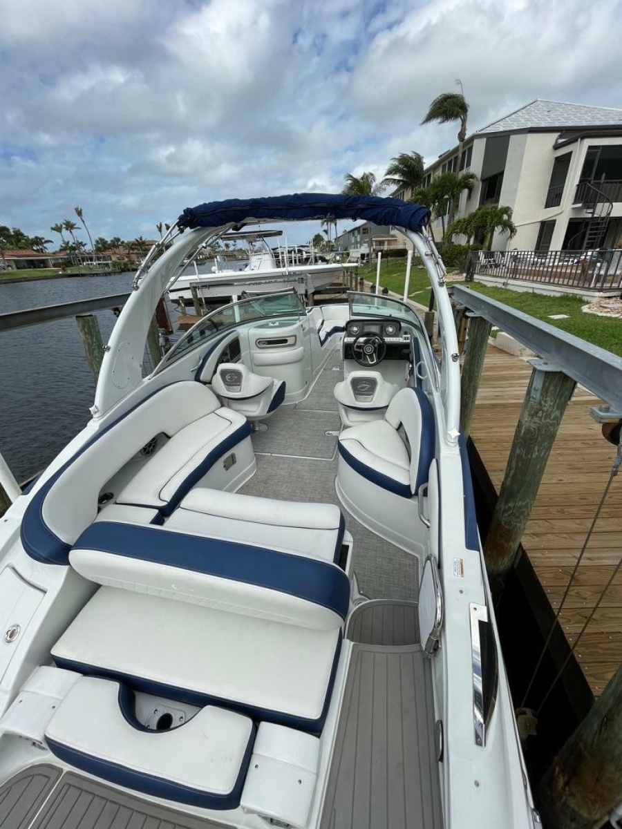 2021 Crownline 270 XSS