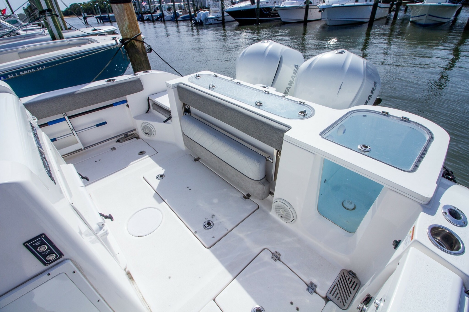 2019 Sea Fox 328 Commander — Cedar Wind