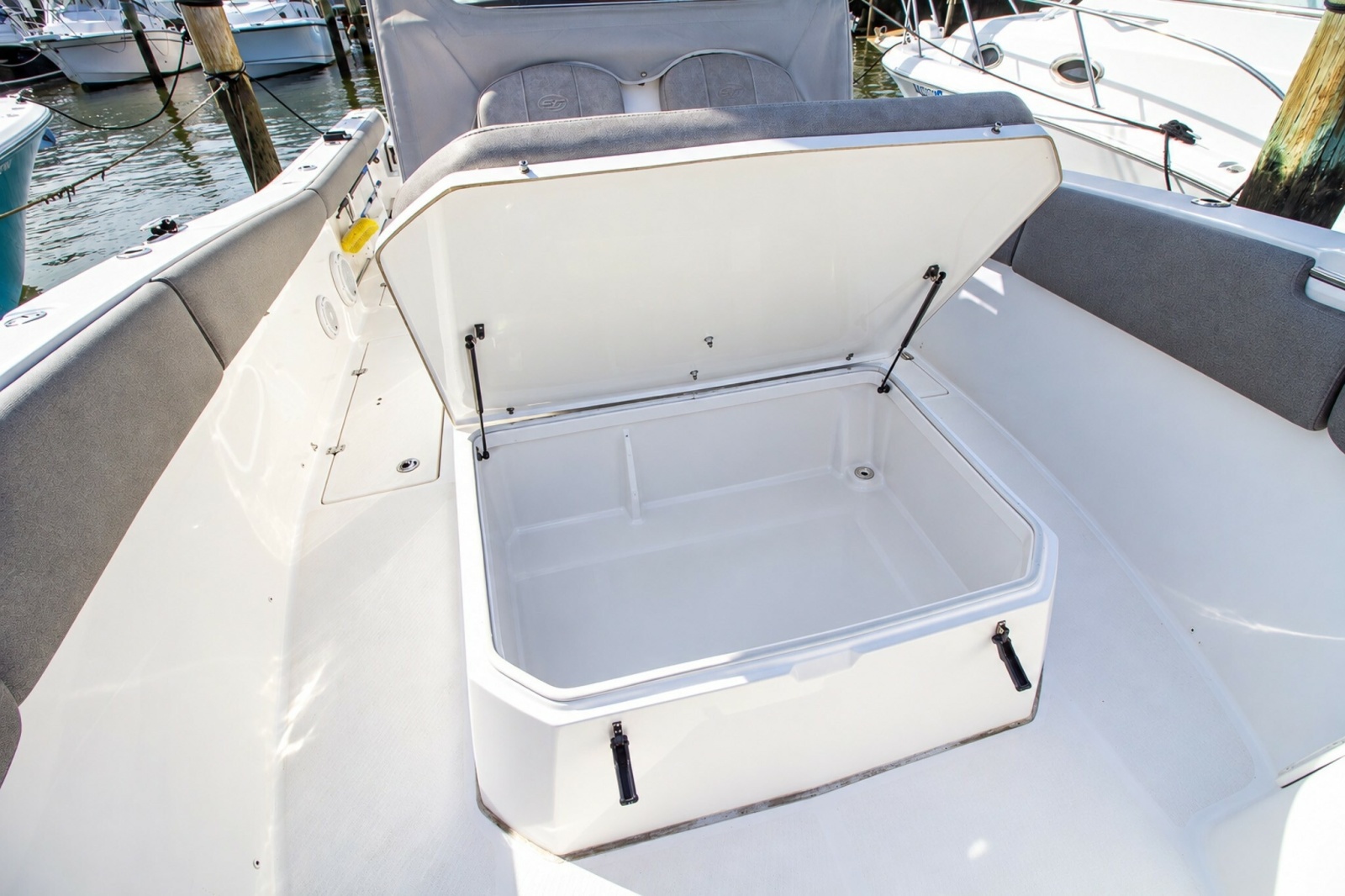2019 Sea Fox 328 Commander — Cedar Wind