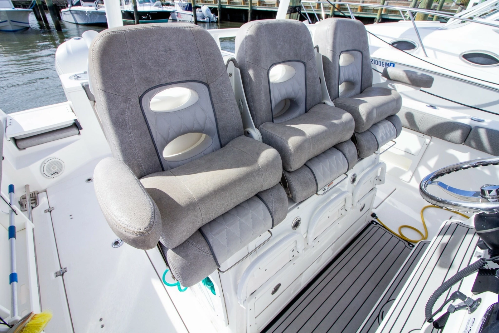 2019 Sea Fox 328 Commander