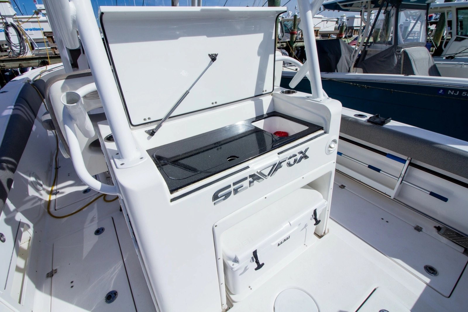 2019 Sea Fox 328 Commander