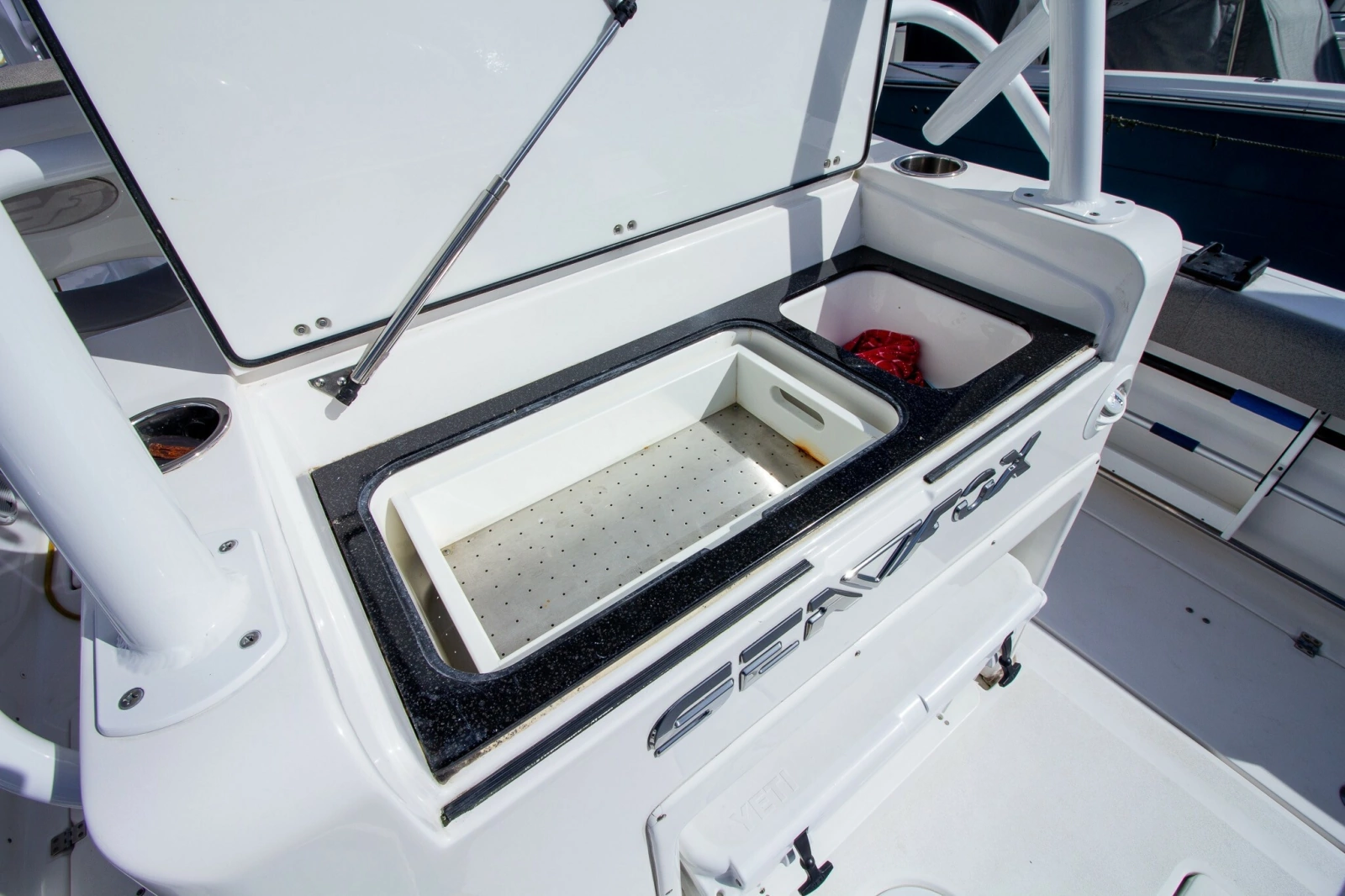 2019 Sea Fox 328 Commander