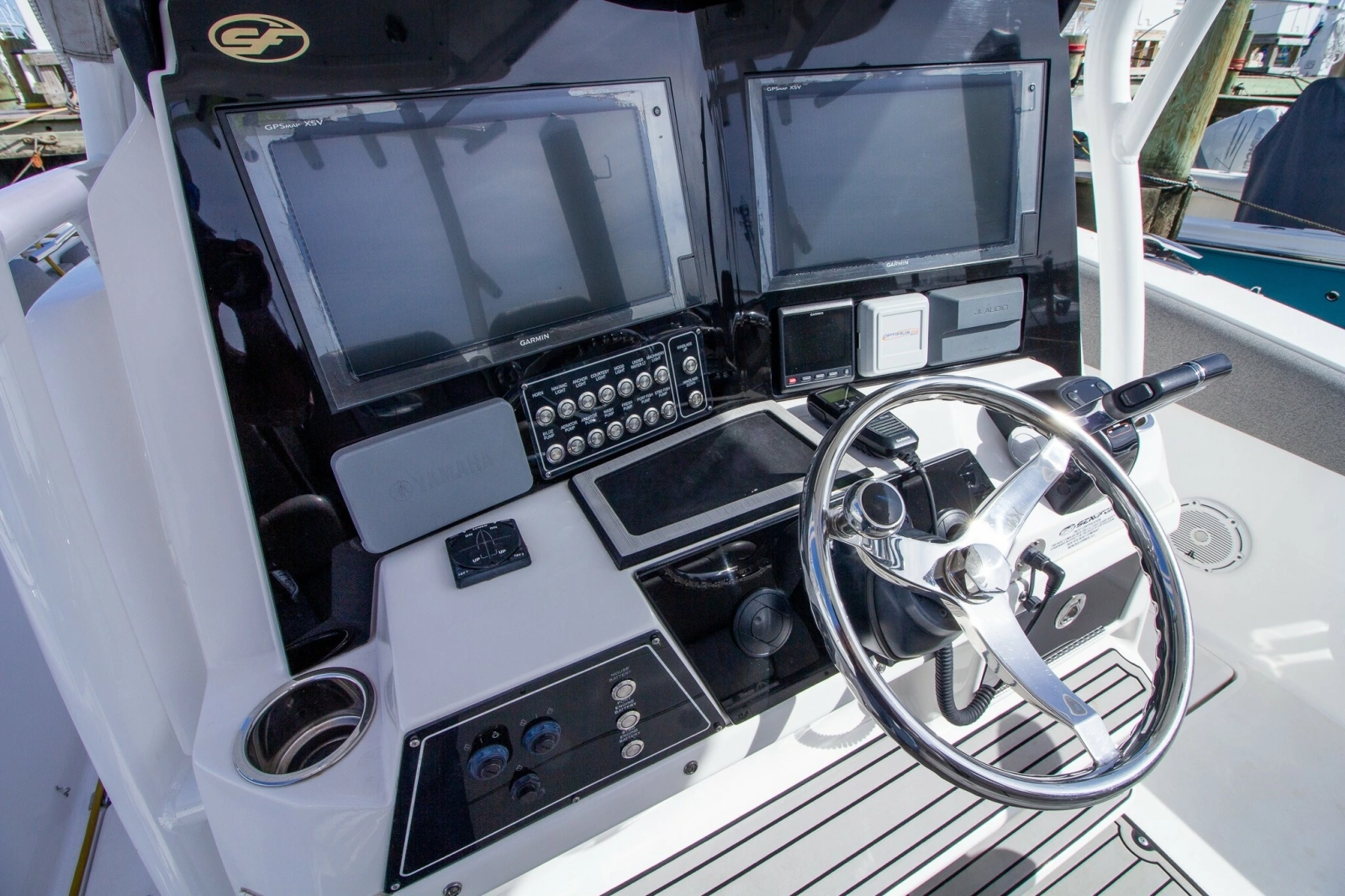 2019 Sea Fox 328 Commander