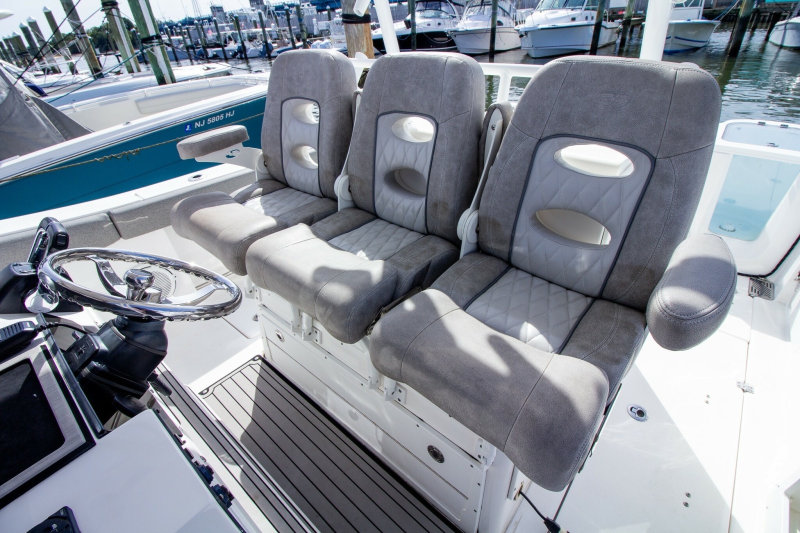 2019 Sea Fox 328 Commander — Cedar Wind