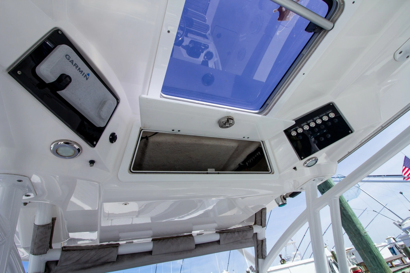 2019 Sea Fox 328 Commander