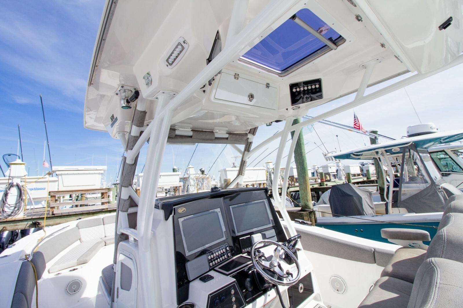 2019 Sea Fox 328 Commander — Cedar Wind