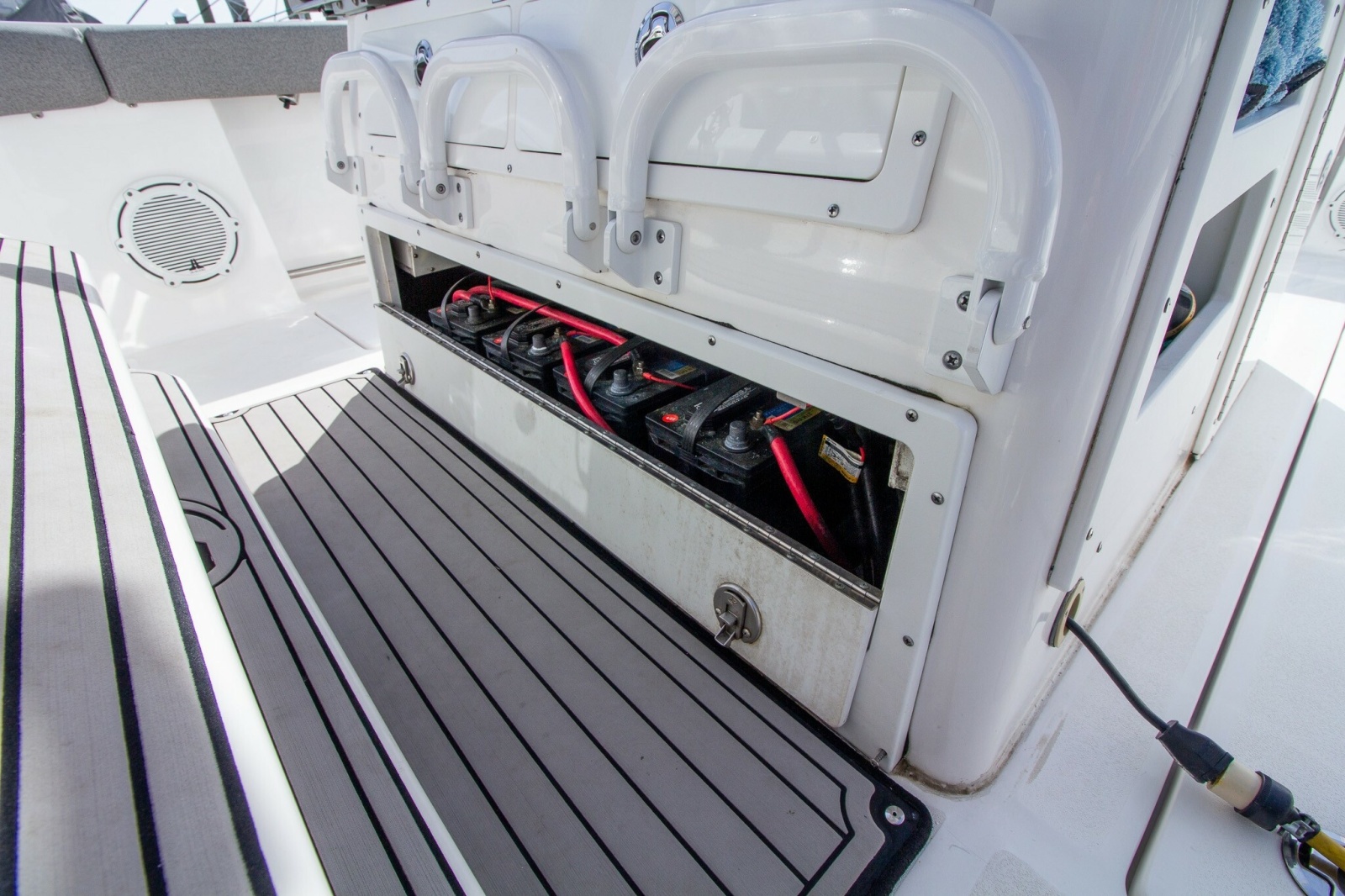 2019 Sea Fox 328 Commander — Cedar Wind