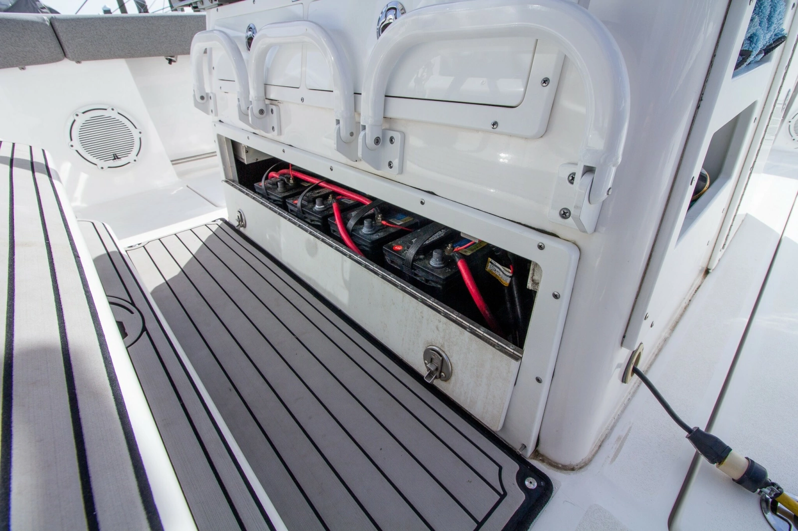 2019 Sea Fox 328 Commander