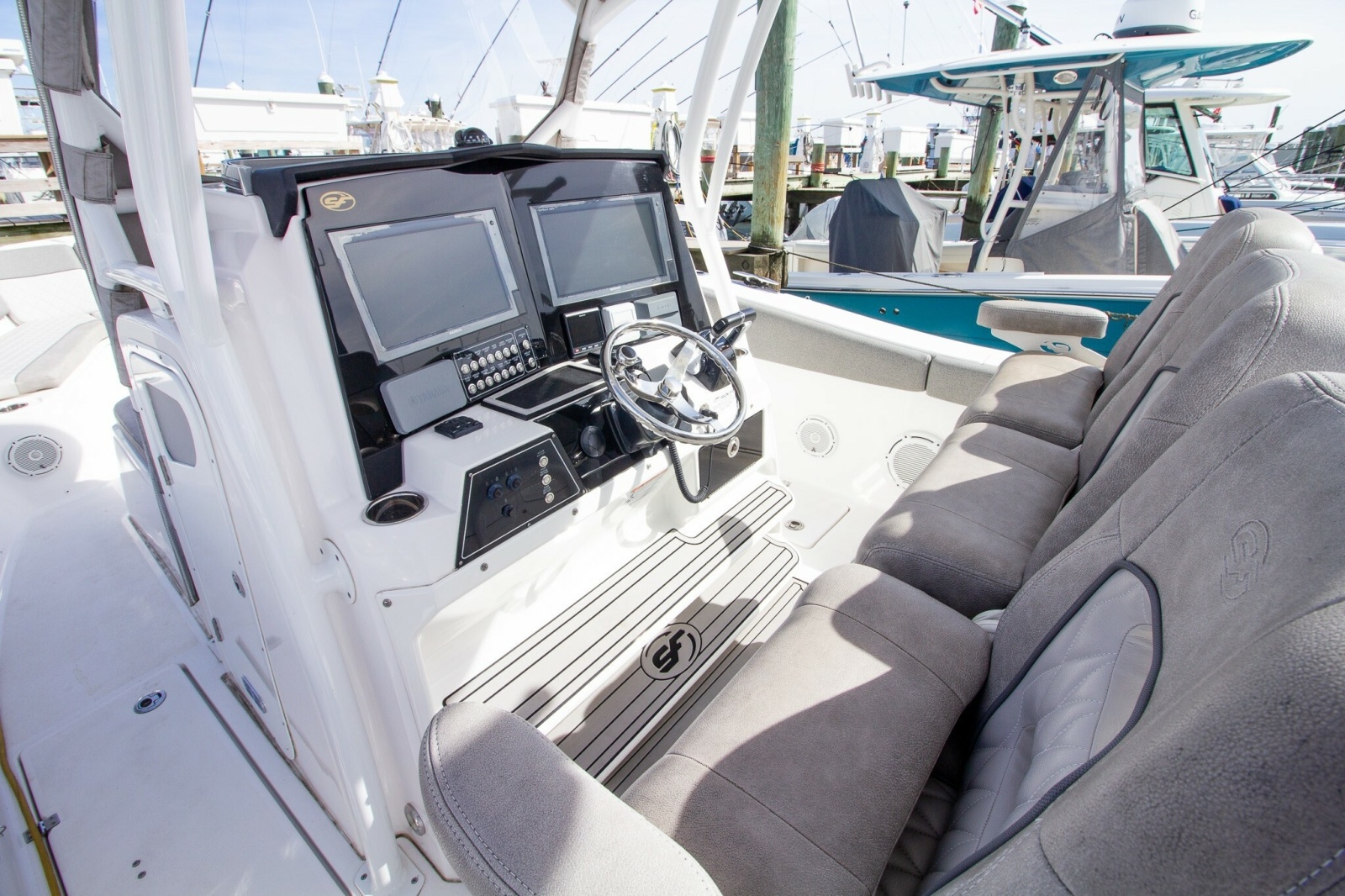2019 Sea Fox 328 Commander — Cedar Wind