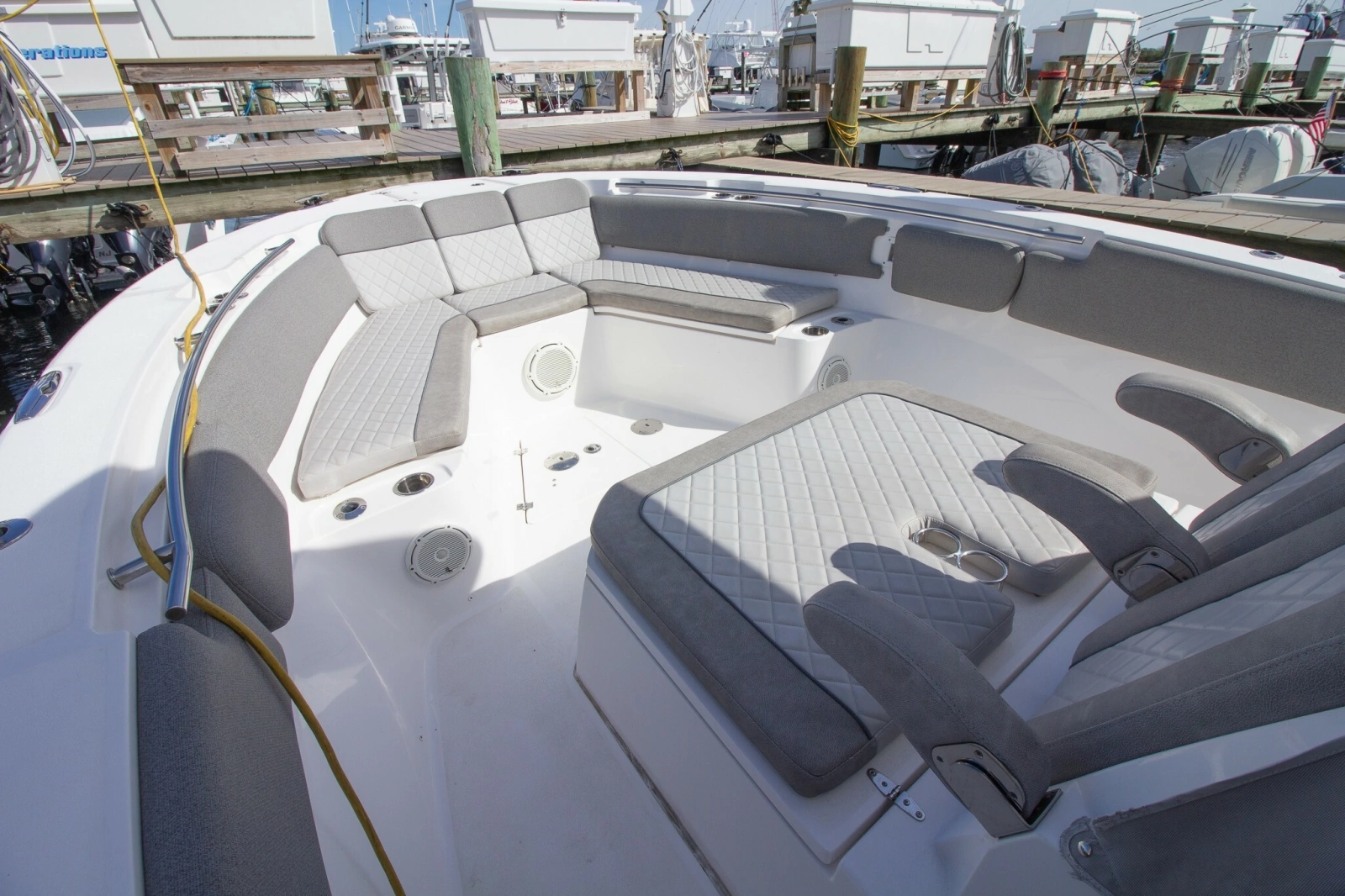 2019 Sea Fox 328 Commander