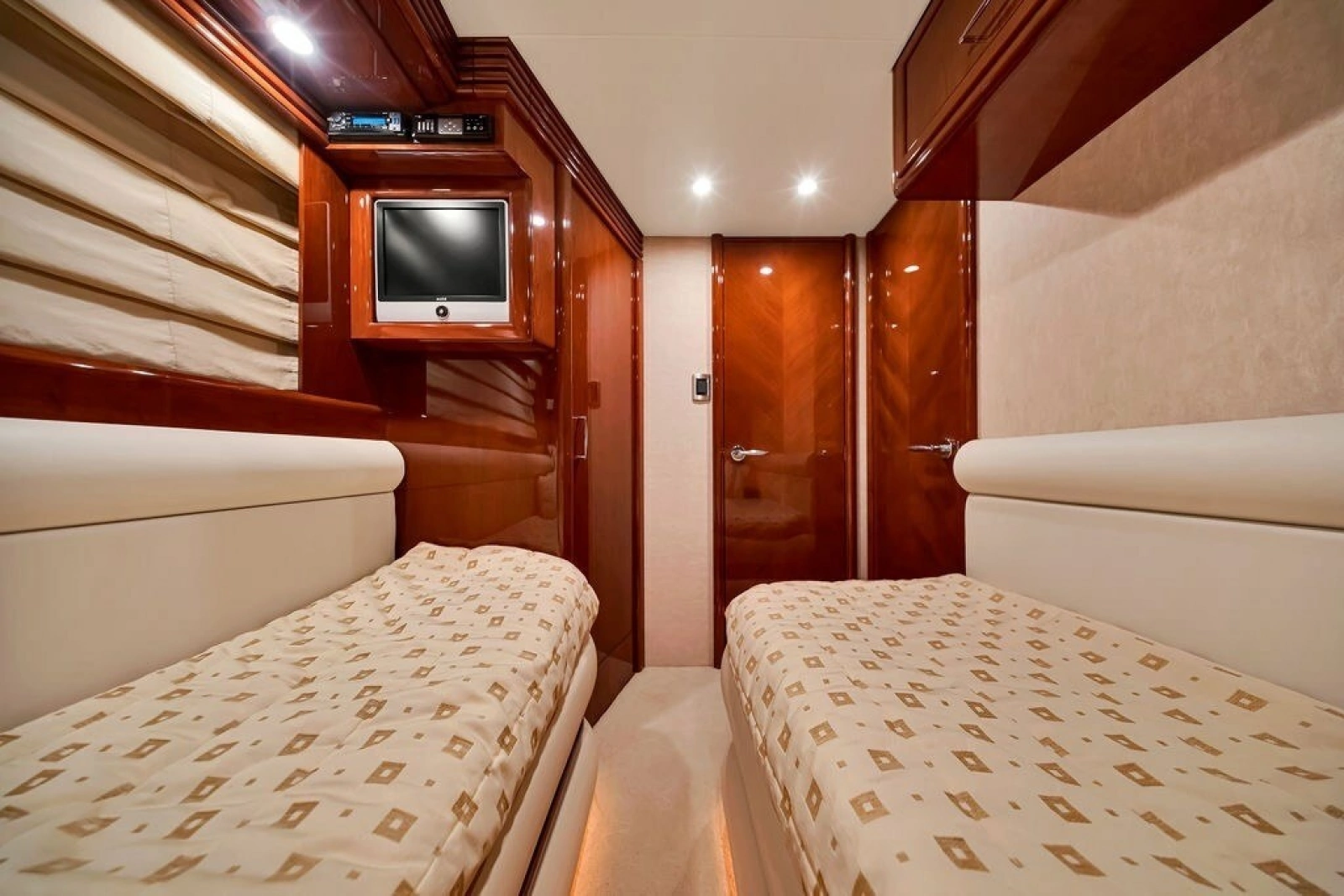 2007 Marquis 65