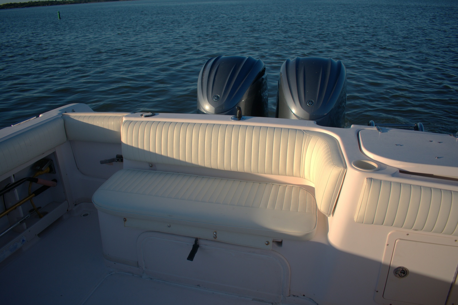 2003 Grady-White Marlin 300