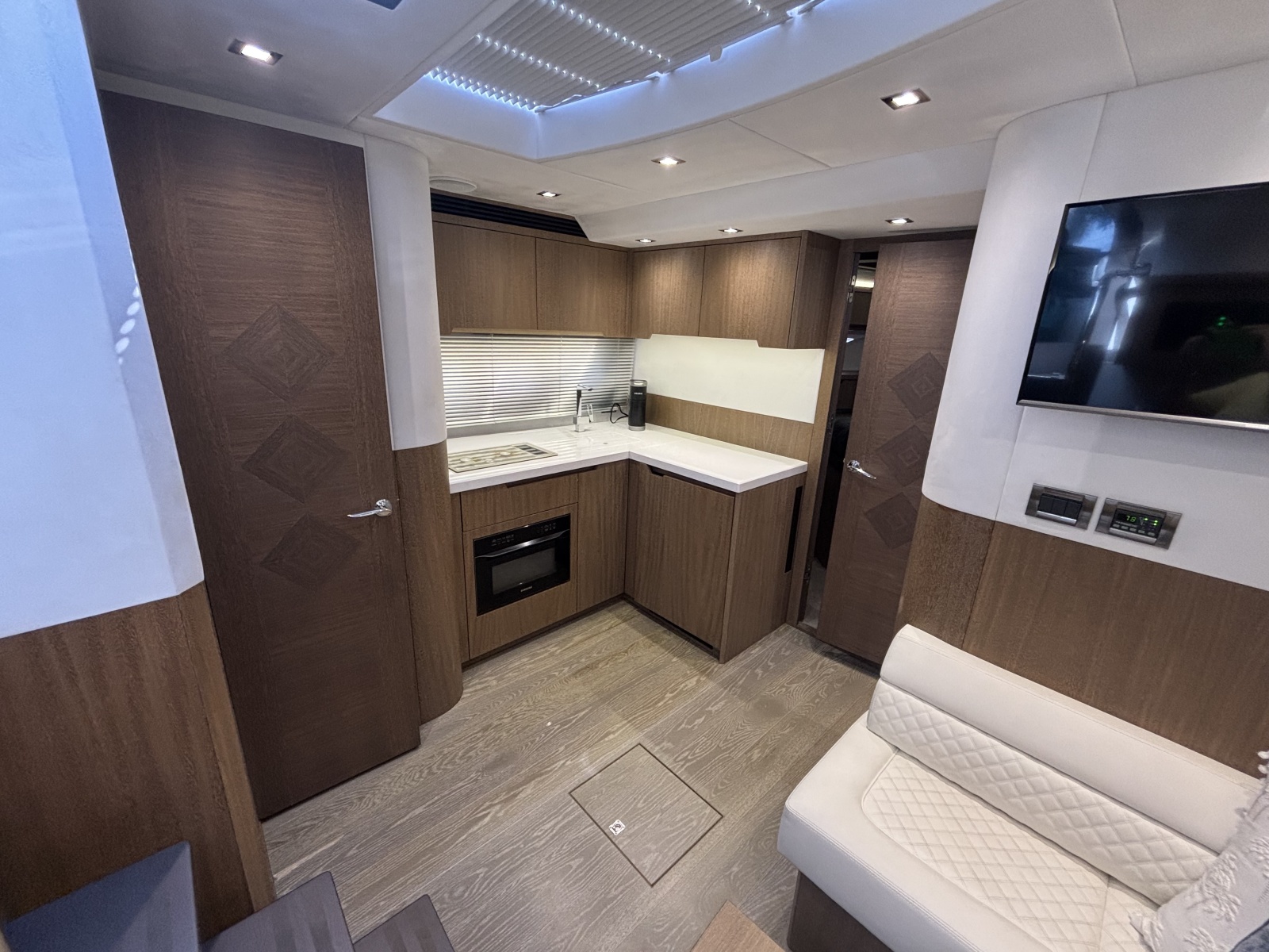 2019 Galeon 485 HTS — Wild Side