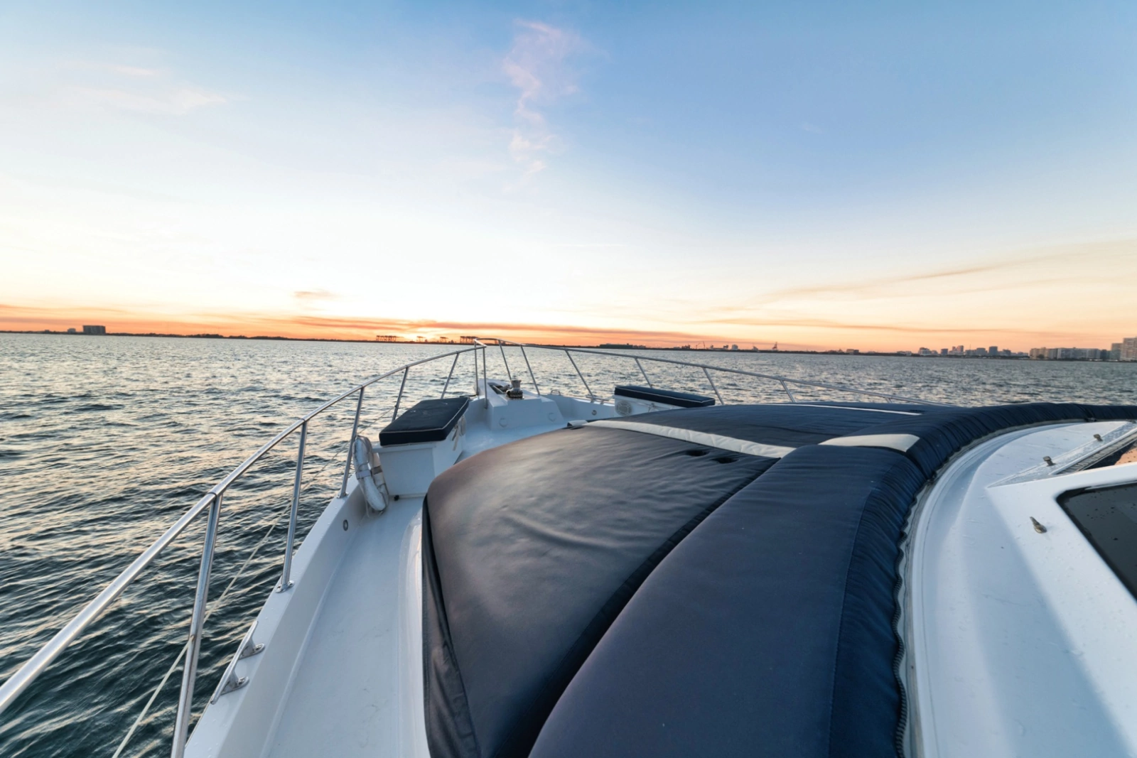 2002 Hatteras CPMY