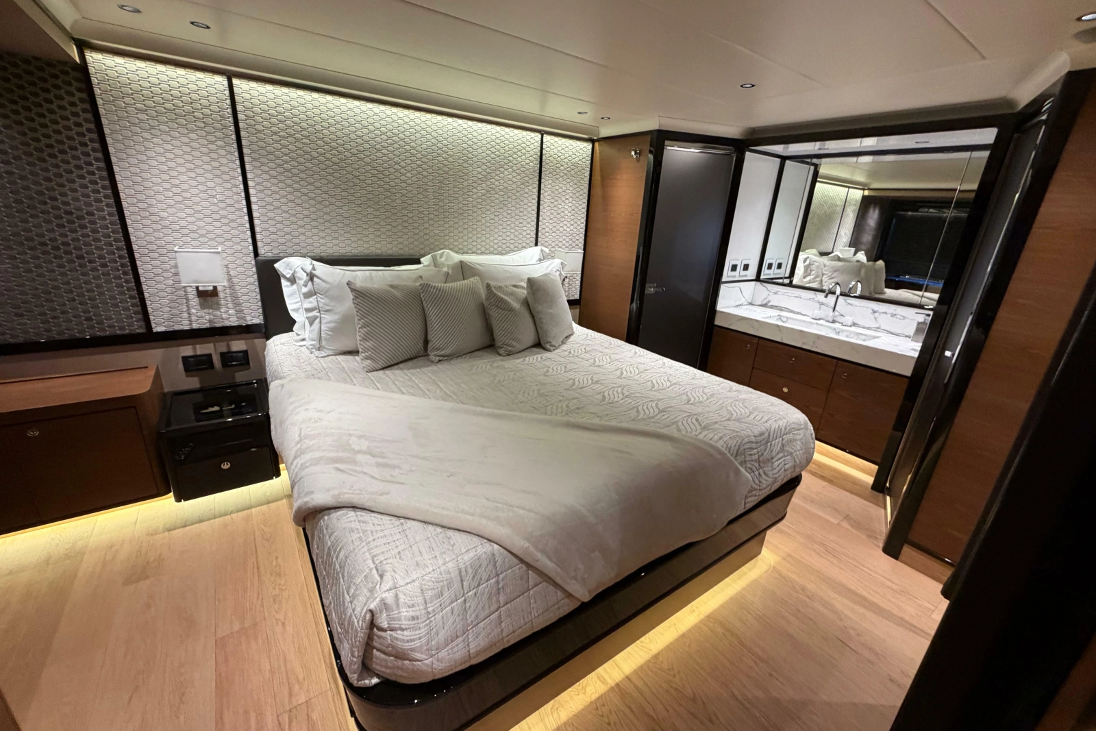 2024 Absolute Navetta 75