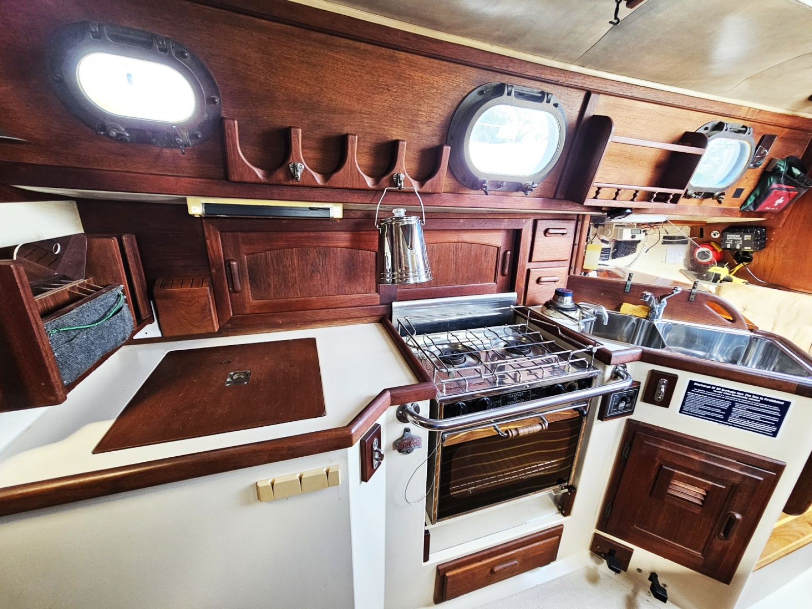 1980 Pacific Seacraft Orion 27