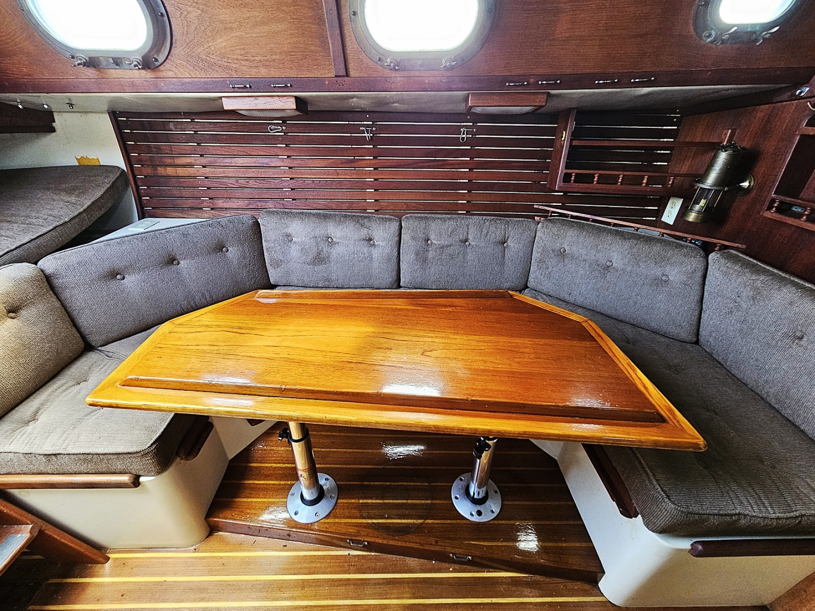 1980 Pacific Seacraft Orion 27