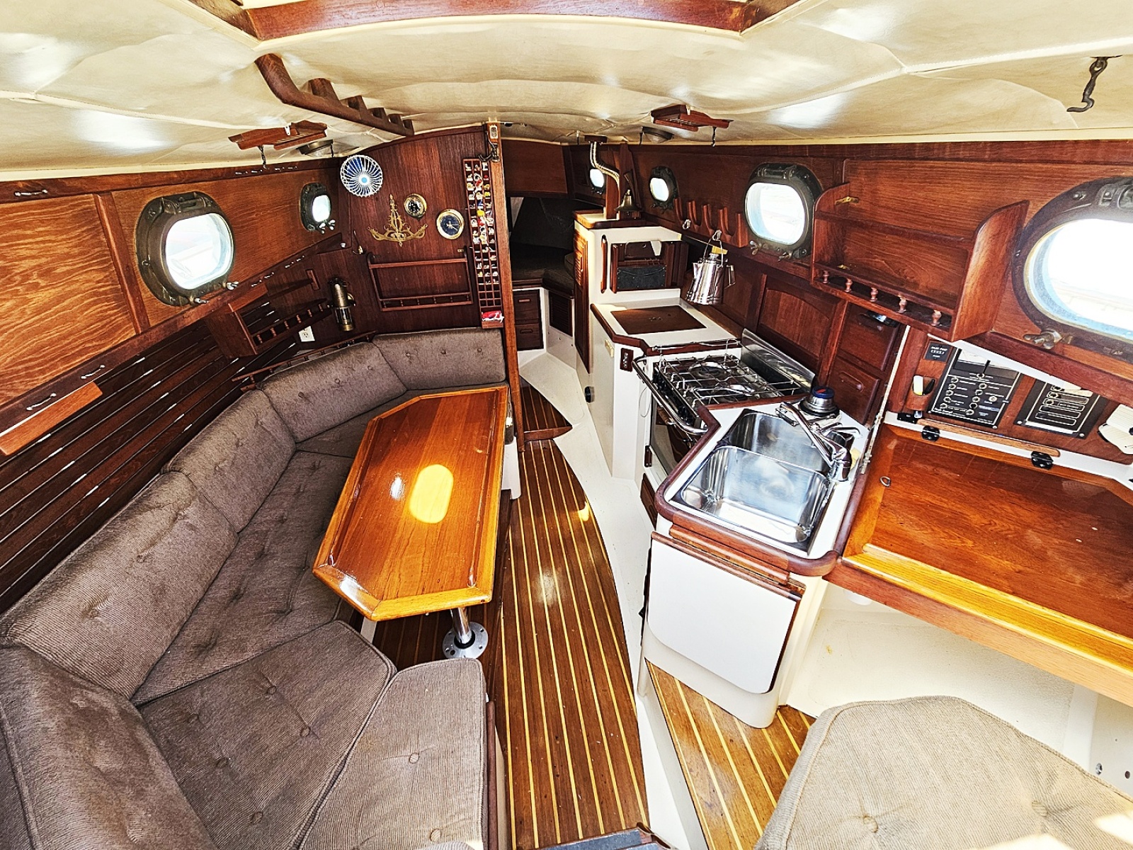 1980 Pacific Seacraft Orion 27