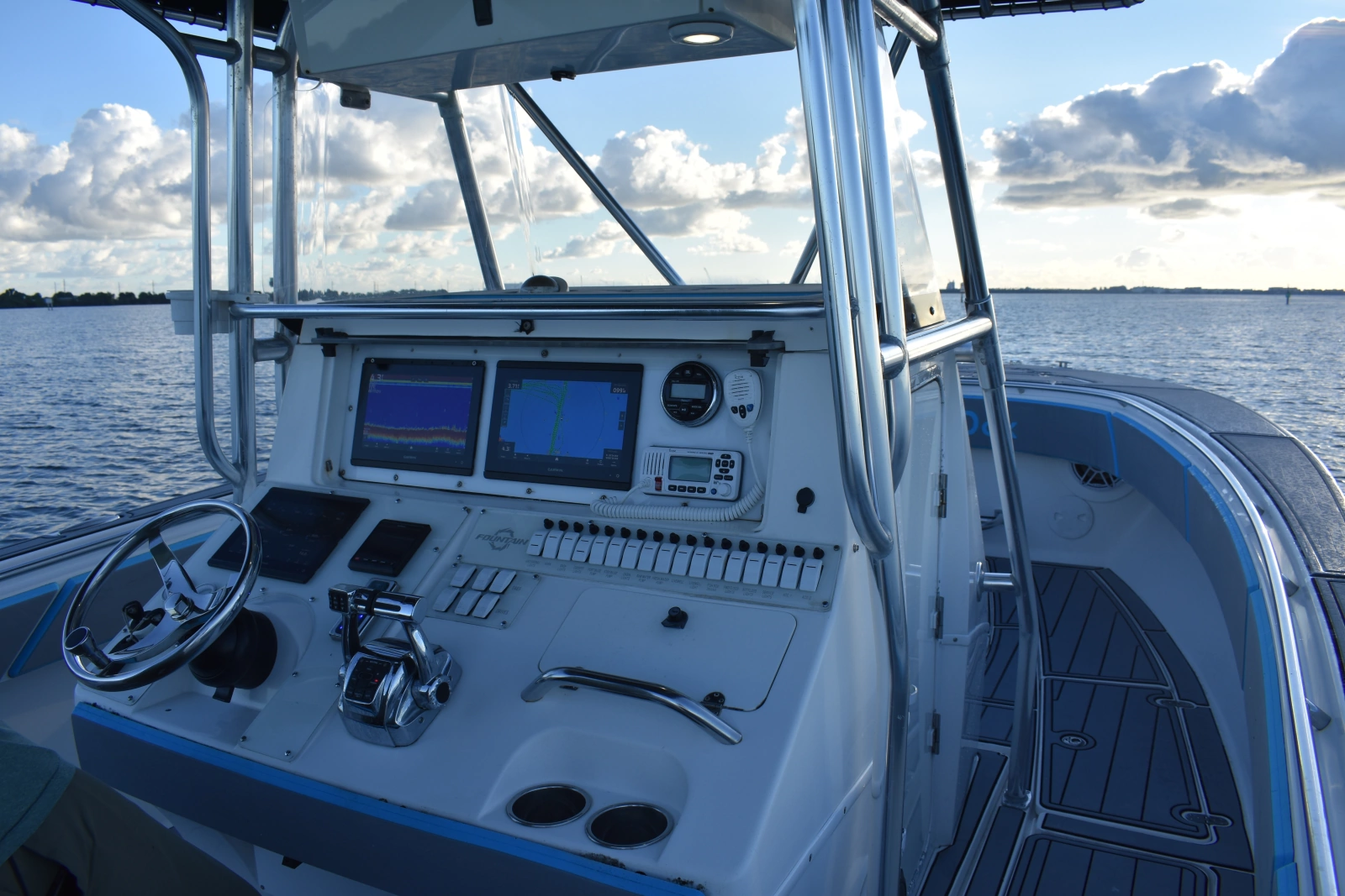 2008 Fountain 32 CC