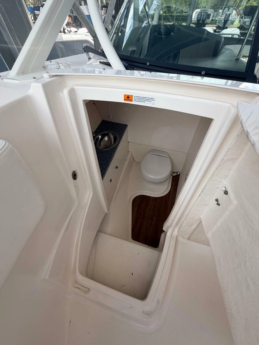 2019 Robalo 