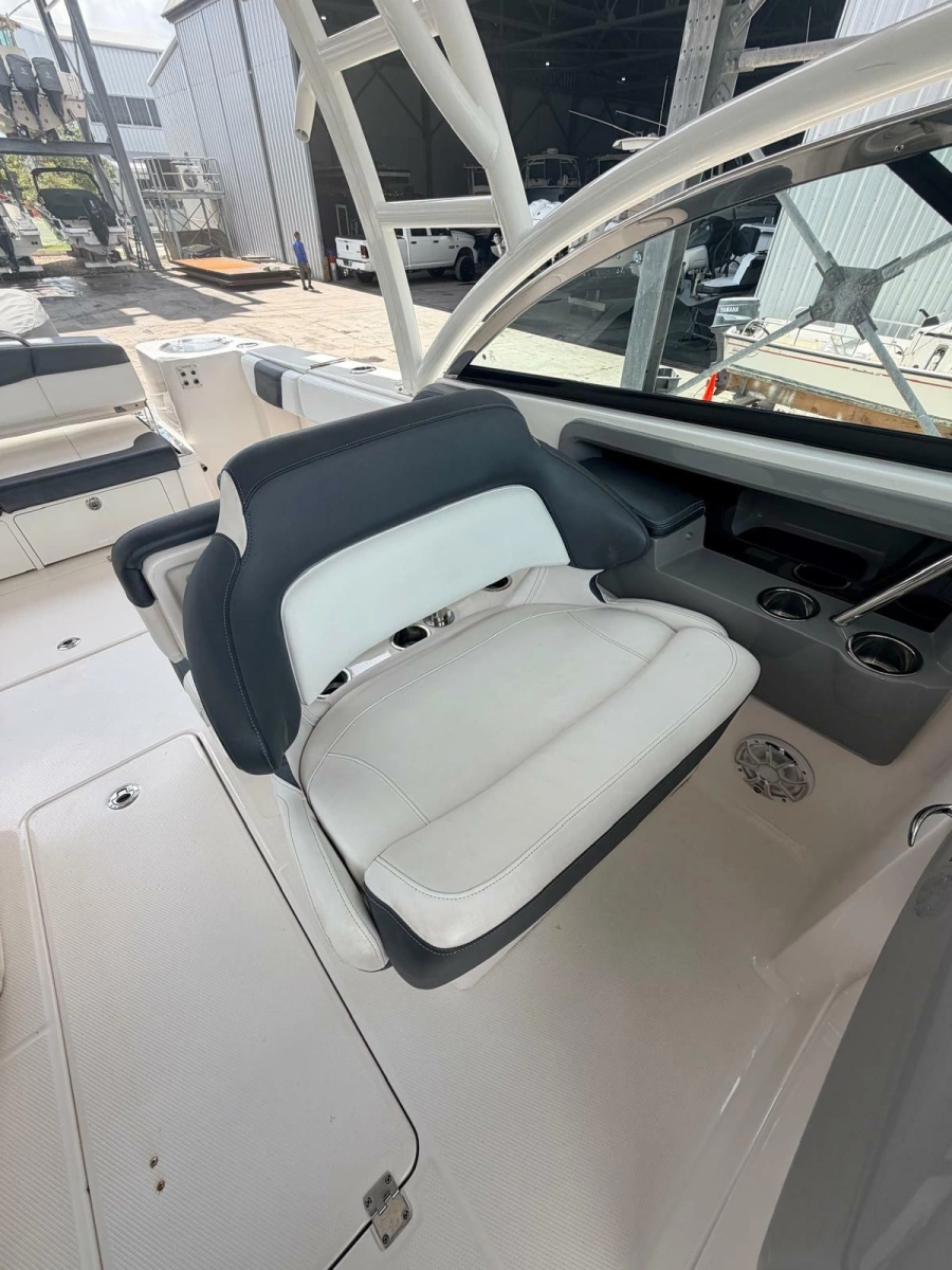 2019 Robalo 