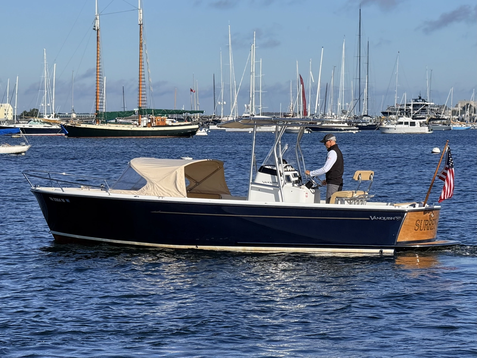 2010 Vanquish 24 Runabout
