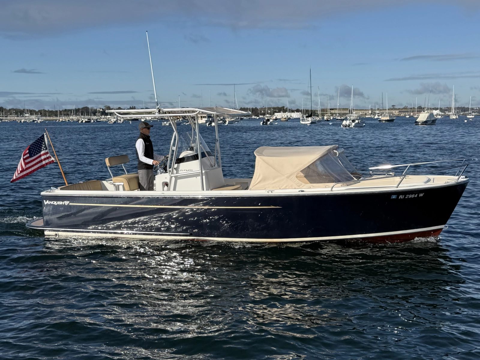 2010 Vanquish 24 Runabout