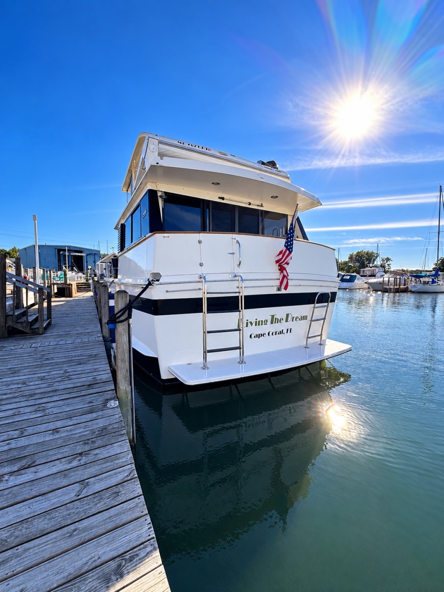 1990 Viking 55 MOTOR YACHT WIDE BODY