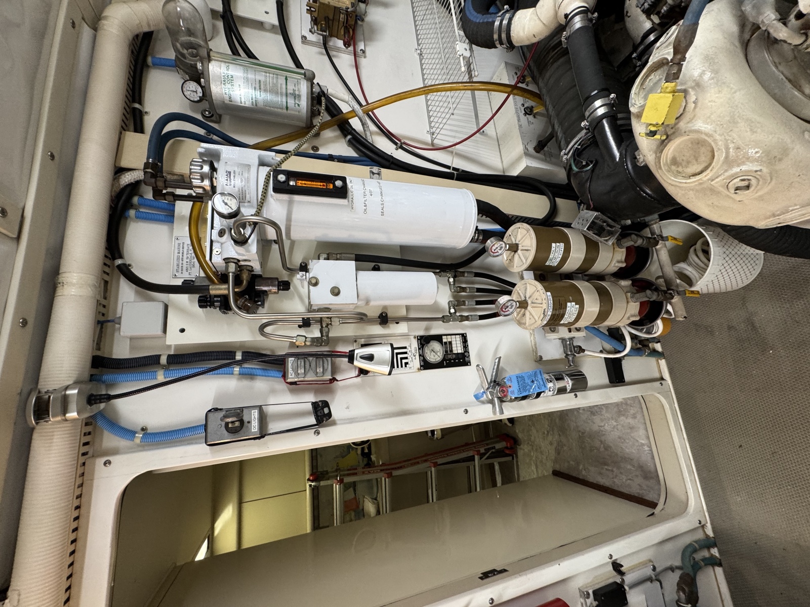 1990 Viking 55 MOTOR YACHT WIDE BODY