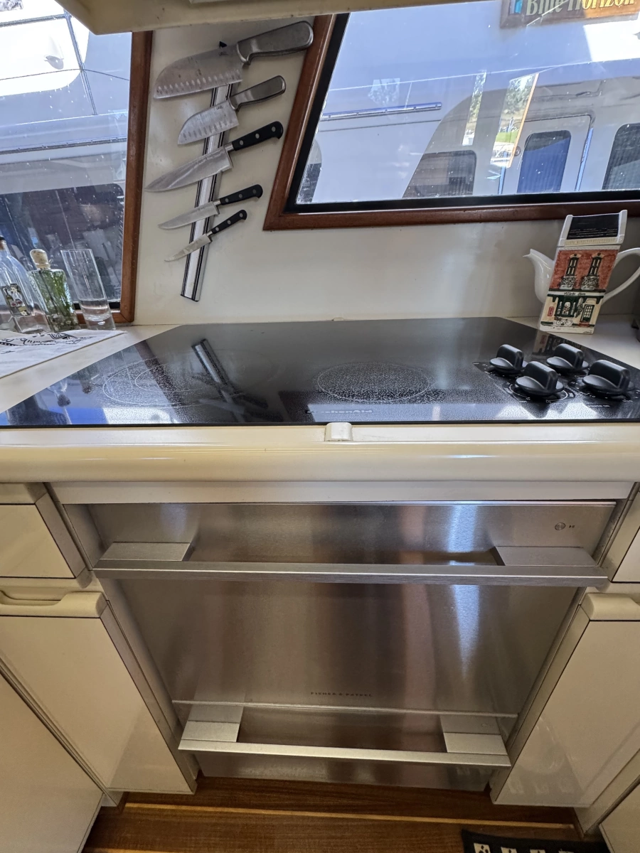 1990 Viking 55 MOTOR YACHT WIDE BODY