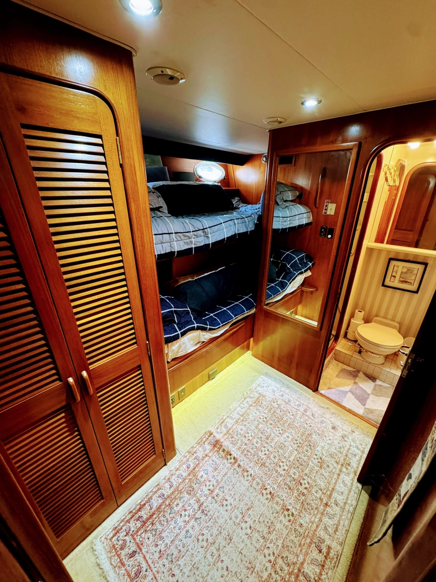 1990 Viking 55 MOTOR YACHT WIDE BODY