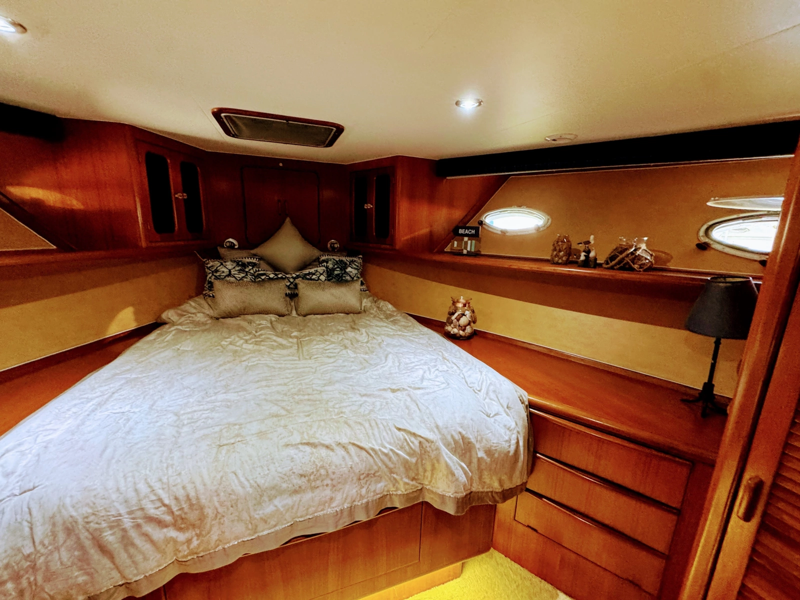 1990 Viking 55 MOTOR YACHT WIDE BODY