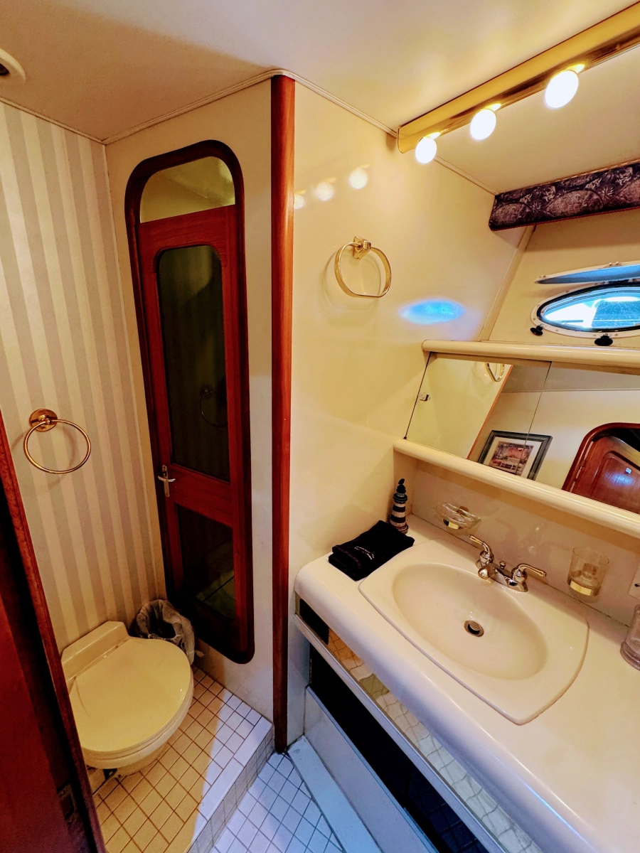 1990 Viking 55 MOTOR YACHT WIDE BODY