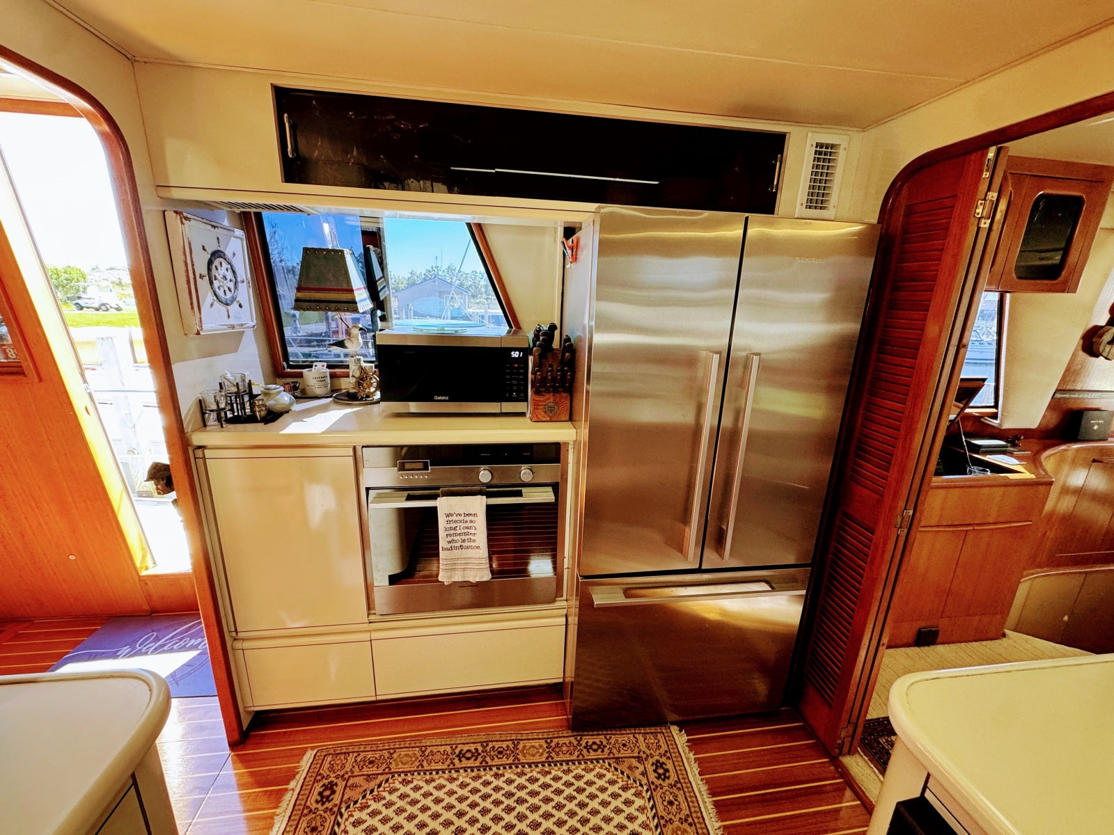 1990 Viking 55 MOTOR YACHT WIDE BODY