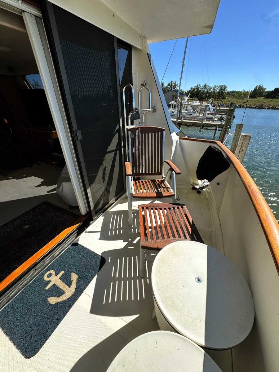 1990 Viking 55 MOTOR YACHT WIDE BODY