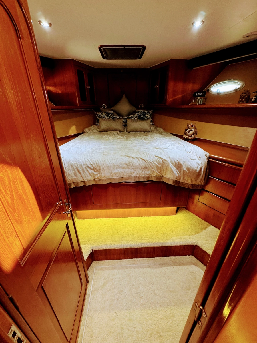 1990 Viking 55 MOTOR YACHT WIDE BODY