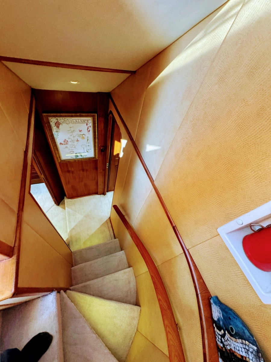 1990 Viking 55 MOTOR YACHT WIDE BODY