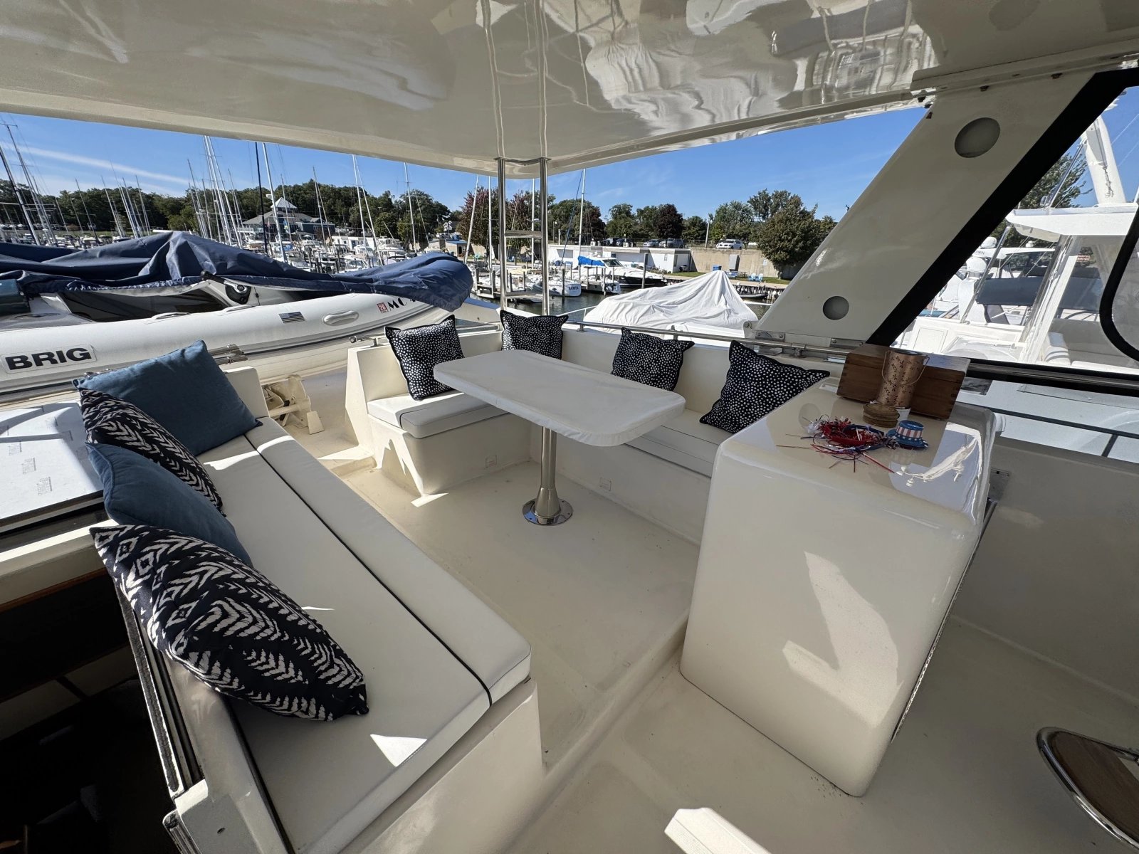 1990 Viking 55 MOTOR YACHT WIDE BODY