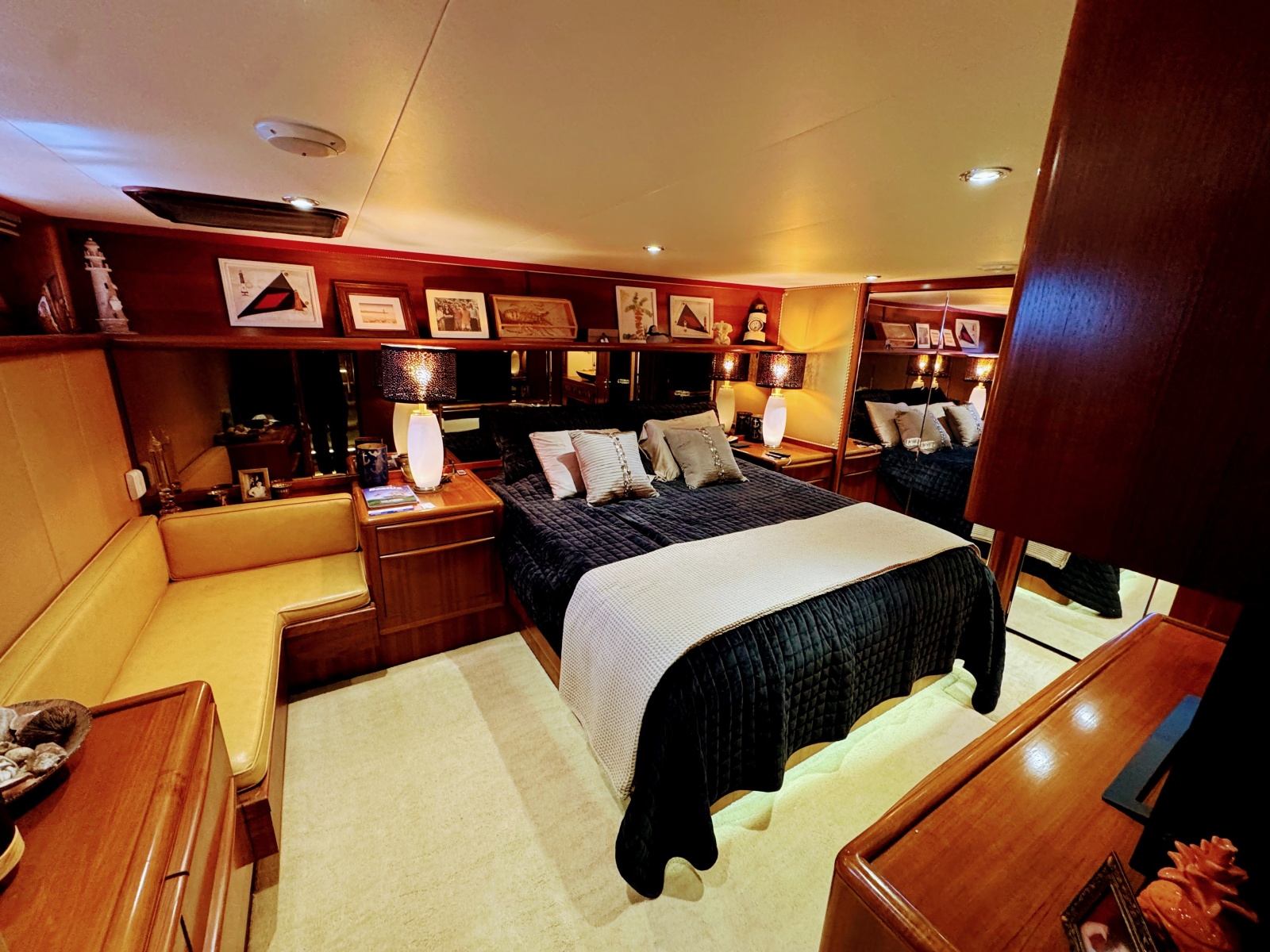 1990 Viking 55 MOTOR YACHT WIDE BODY