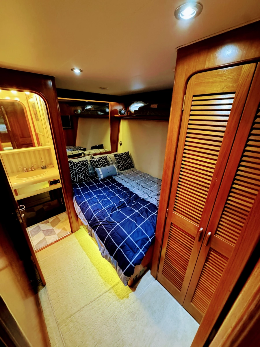 1990 Viking 55 MOTOR YACHT WIDE BODY