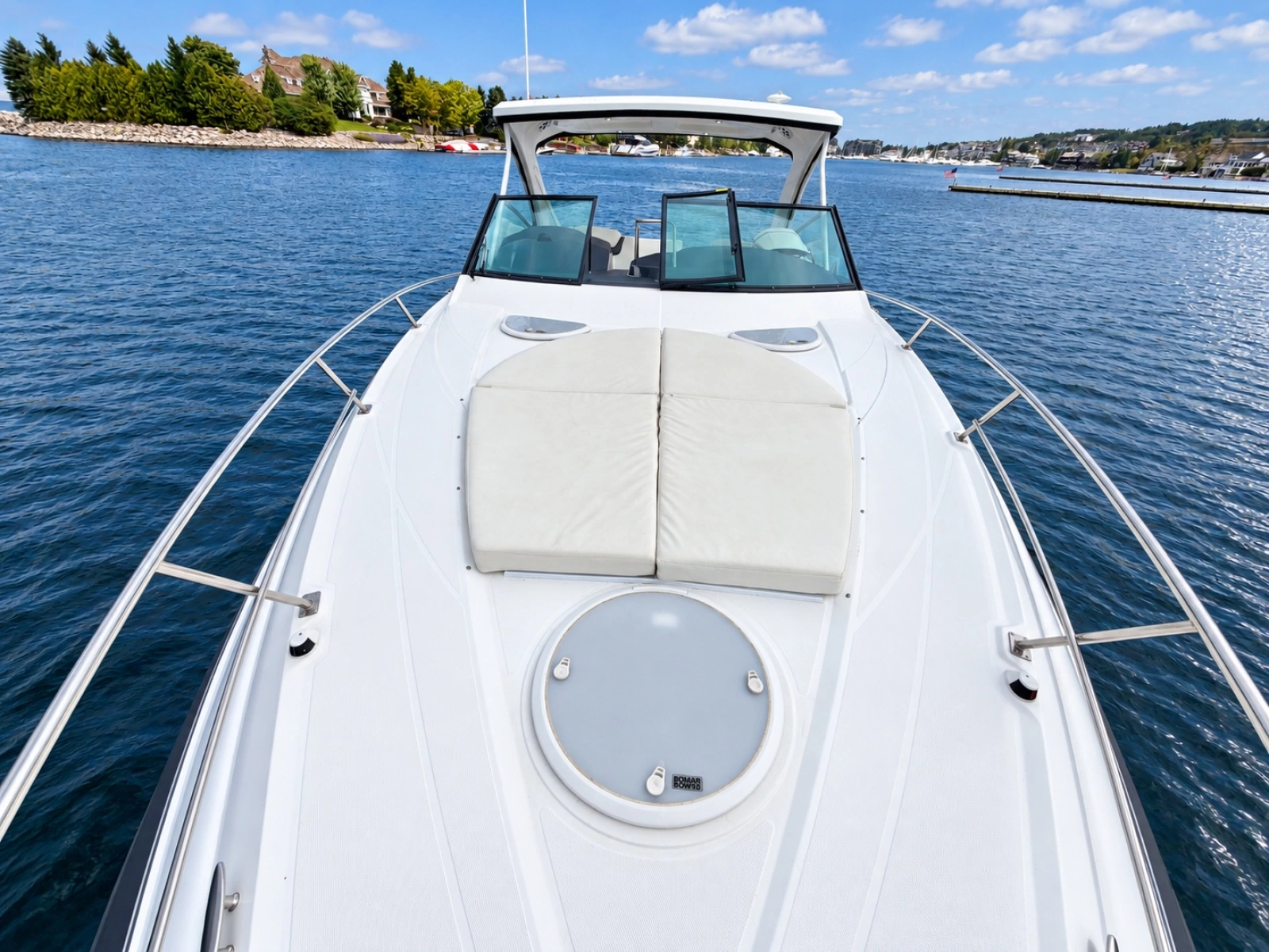 2020 Cruisers Yachts 35 Express