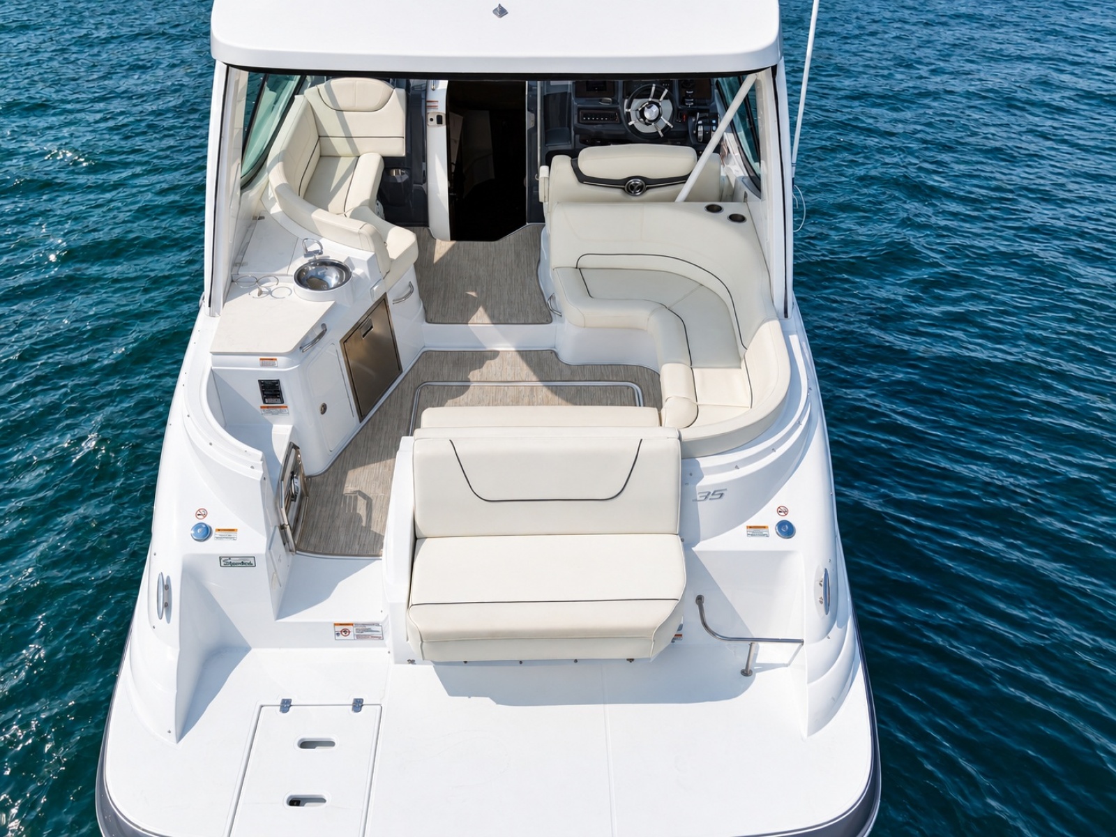 2020 Cruisers Yachts 35 Express