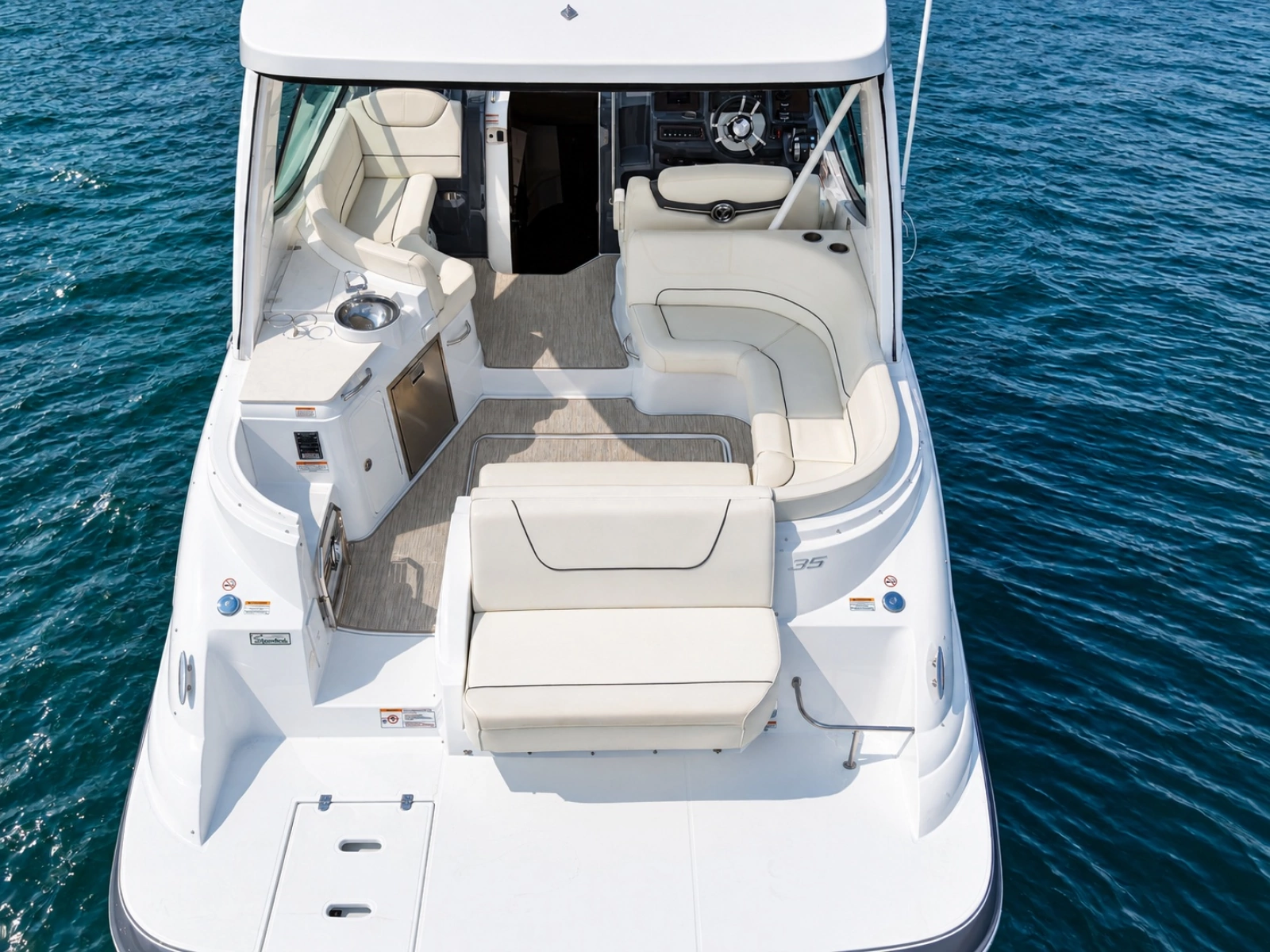 2020 Cruisers Yachts 35 Express