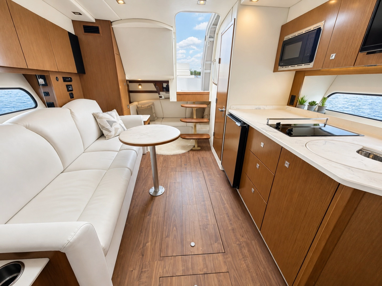2020 Cruisers Yachts 35 Express