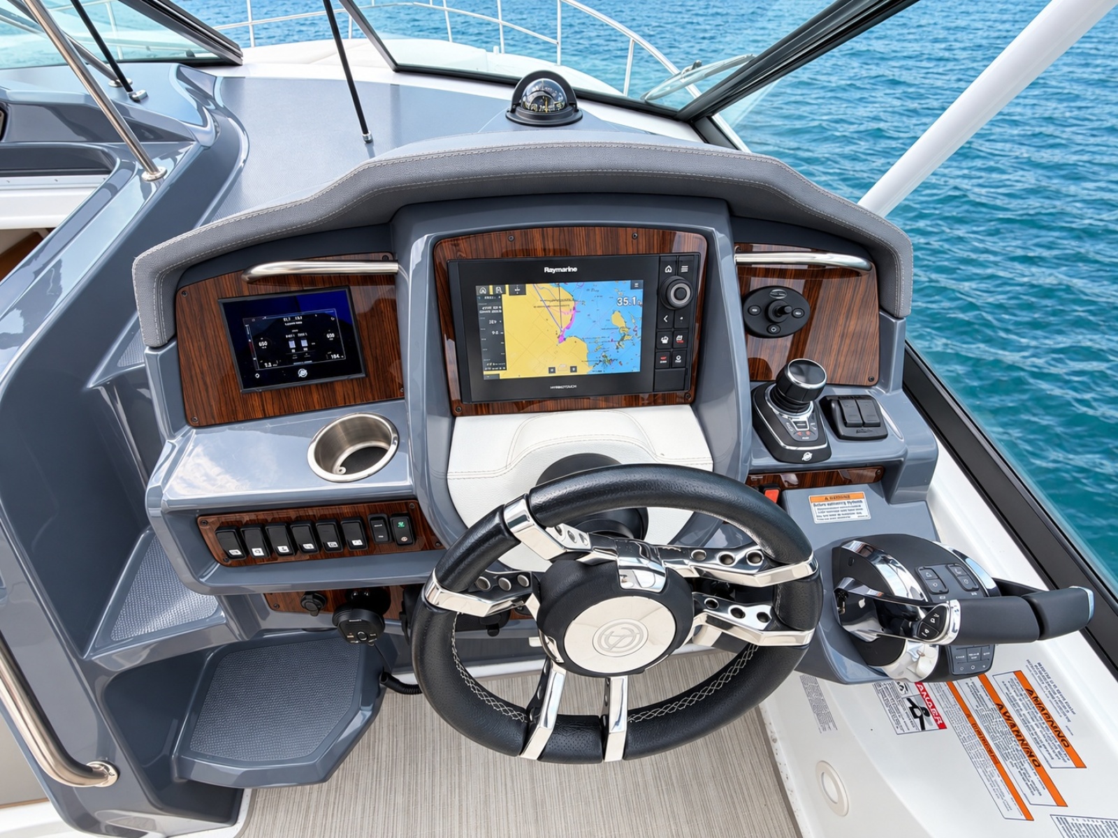 2020 Cruisers Yachts 35 Express