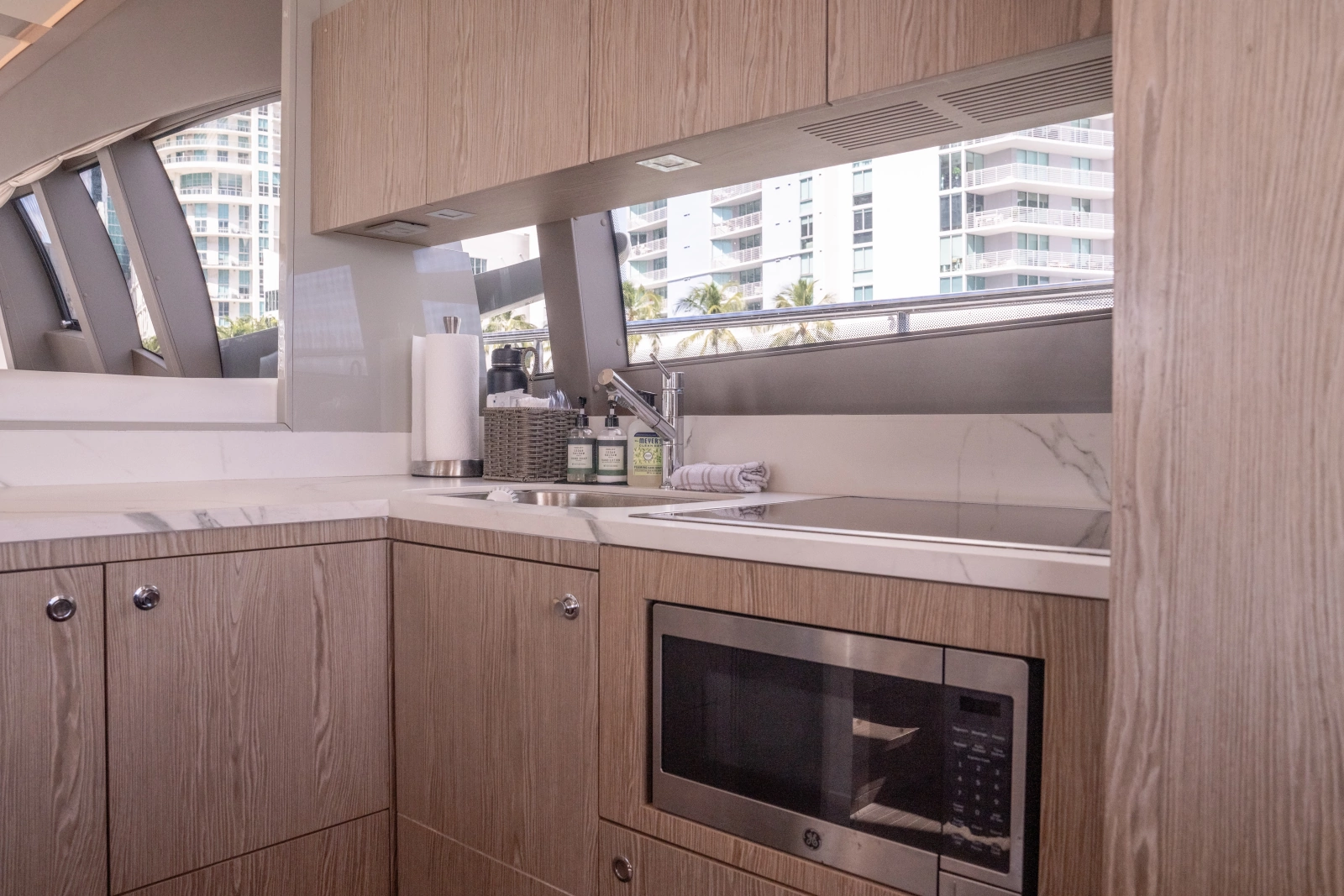 2016 Ferretti Yachts 