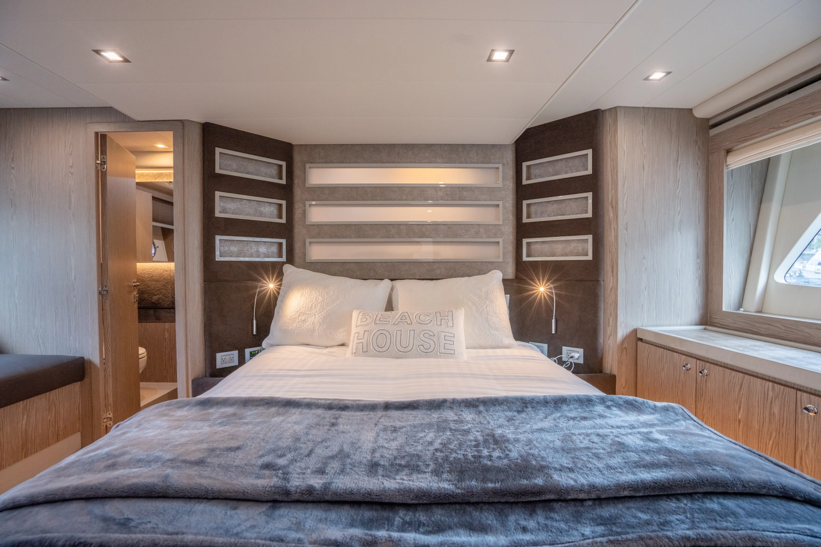 2016 Ferretti Yachts 