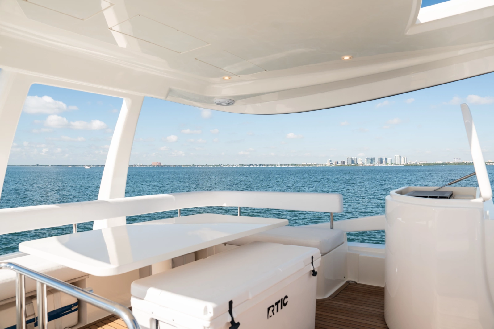 2016 Ferretti Yachts 