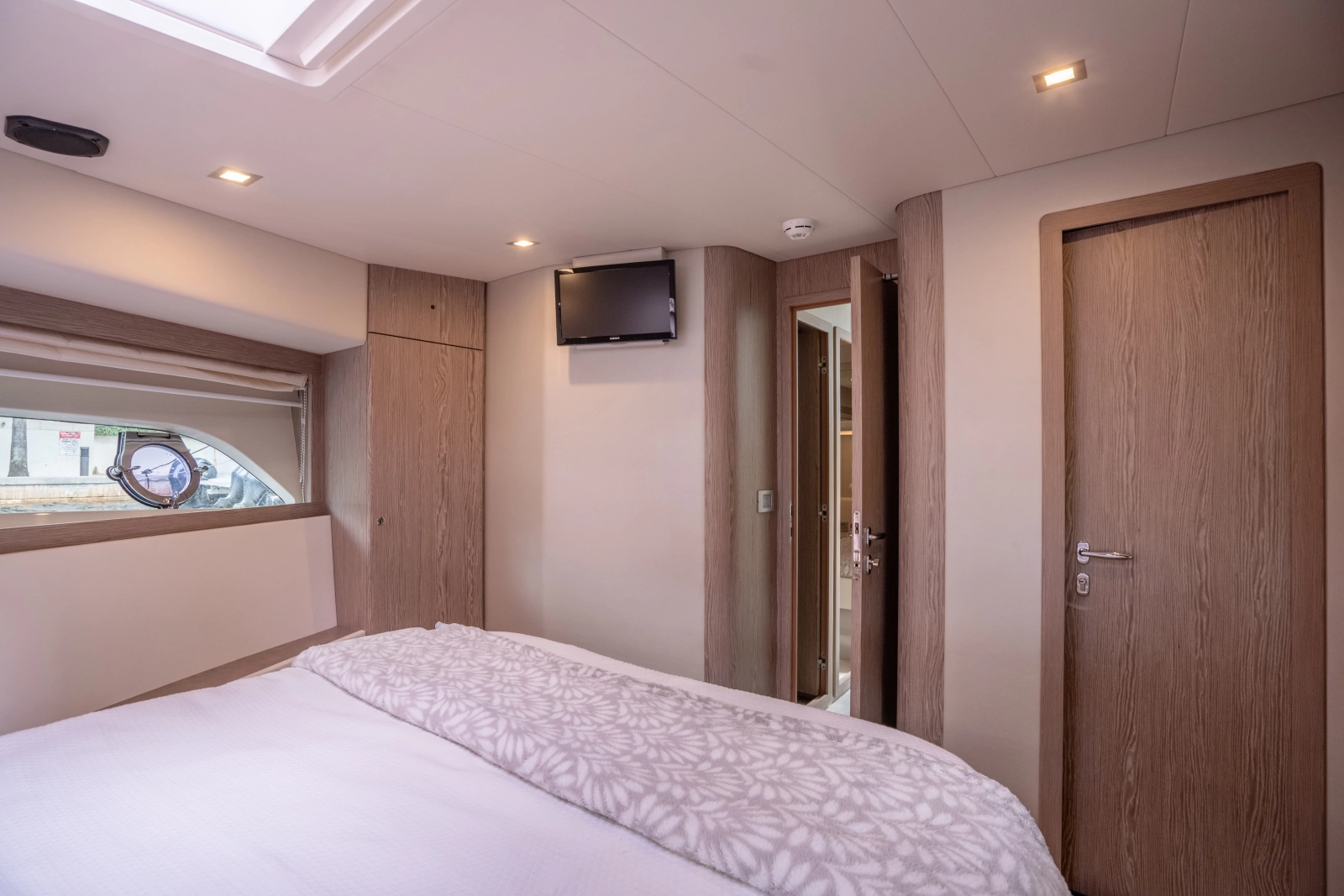 2016 Ferretti Yachts 